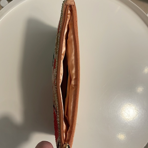 NWT Lulu NYC Multi colored Sequin flower wristlet - Picture 9 of 12